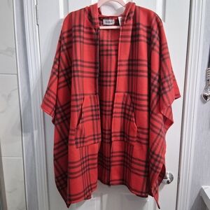La Moda Hooded Cape Poncho Cozy Comfy Red And Black Plaid Zip-Up Soft And Warm